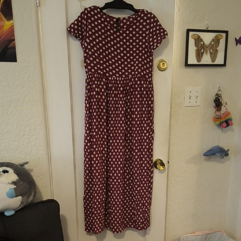 Here&Now | Elegant Burgundy Patterned Maxi Dress